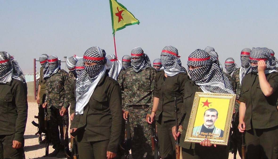 وحدات حماية الشعب الكردية تقول تركيا توسع هجومها في شمال سوريا