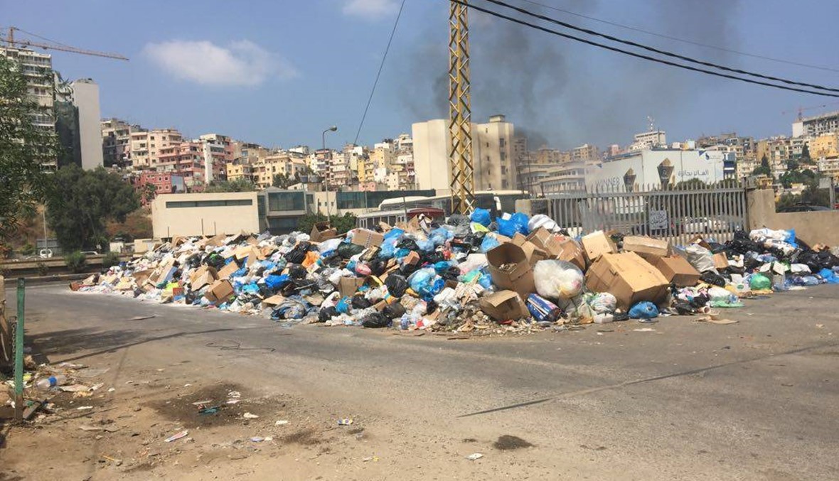 بلدية تبتكر حلاً فريداً لمعالجة أزمة النفايات