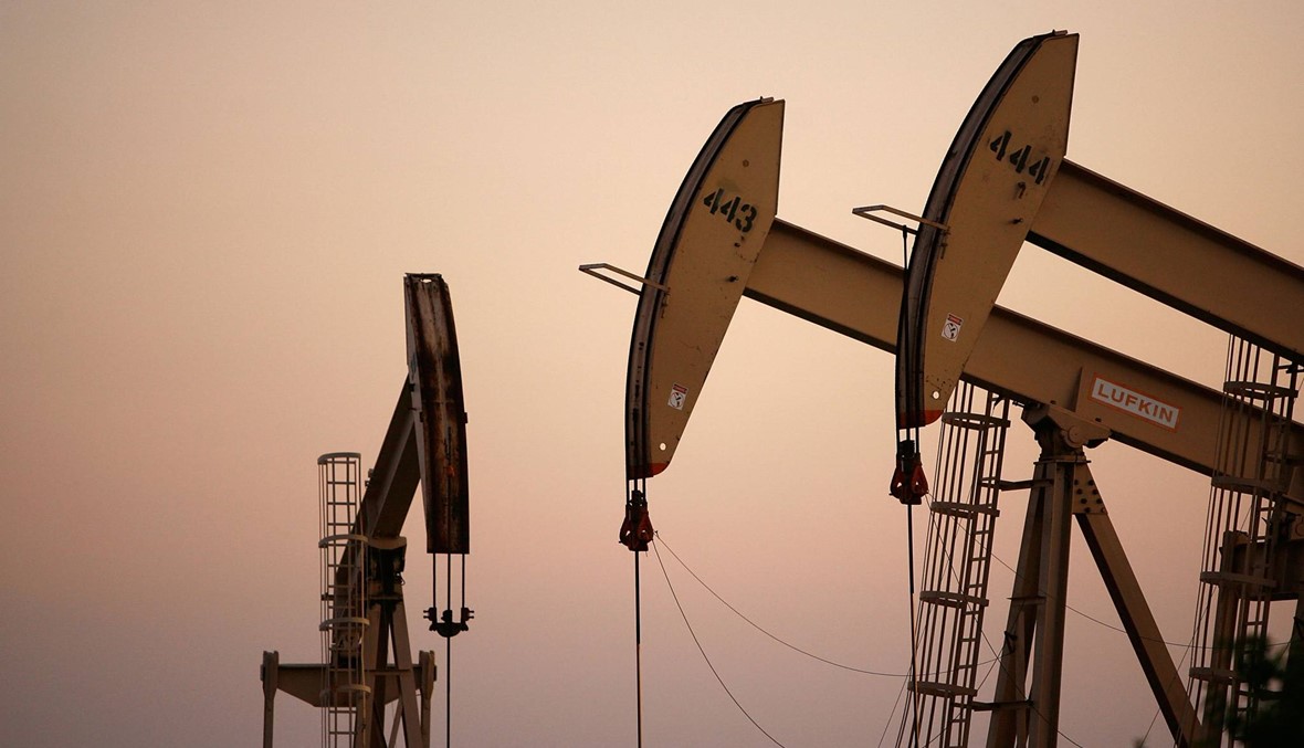 أسعار النفط تستقر قبيل صدور بيانات المخزون الأميركي