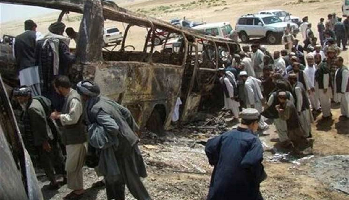 اصطدام وحريق هائل... 35 شخصاً قُتلوا في أفغانستان بحادث بين حافلة وصهريج
