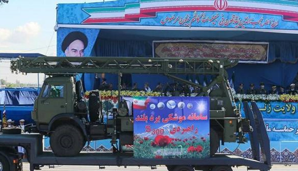إيران تستعرض عسكرياً... صاروخ ذو الفقار المتعدد الفوهات أرضاً وسوخوي فوق ميناء بندر عباس