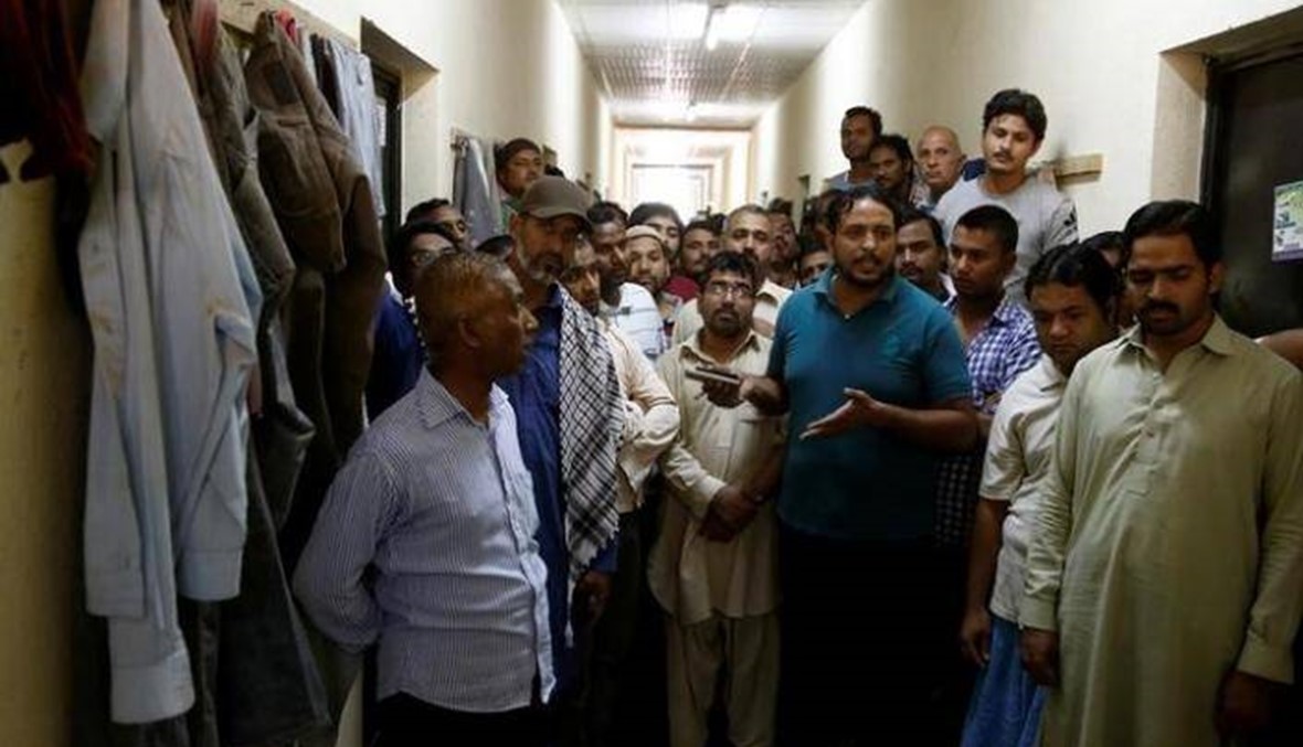 السعودية: مئات العمال الباكستانيين يغادرون من دون قبض رواتبهم
