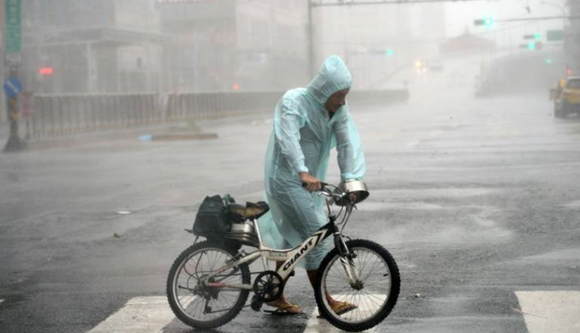 هبّت رياح عاتية وهطلت أمطار: إصابة 32 شخصاً في إعصار تايوان