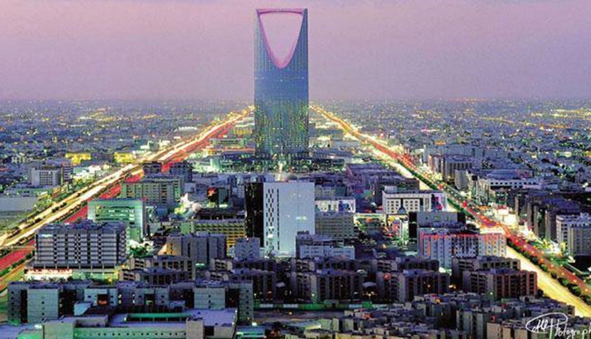 اعتماد السعودية السنة الميلادية لصرف الرواتب يوفر نحو 3%