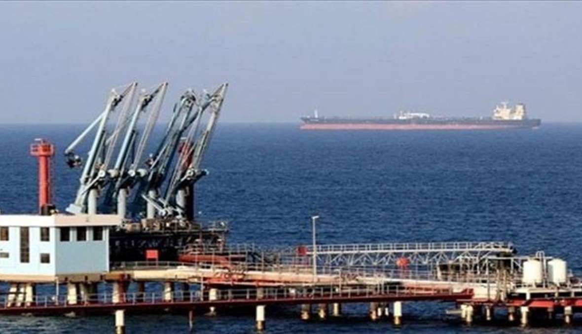 تدهور العائدات النفطية يضع الاقتصاد الليبي على شفير الانهيار