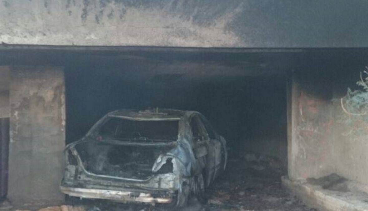 سيارة المؤهل احترقت في وادي خالد... الأهالي هرعوا لإخمادها