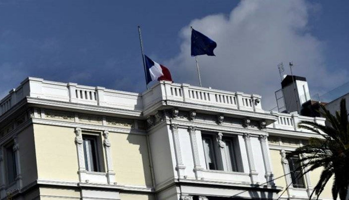 انفجار قنبلة أمام السفارة الفرنسية في أثينا... جروح الشرطي طفيفة