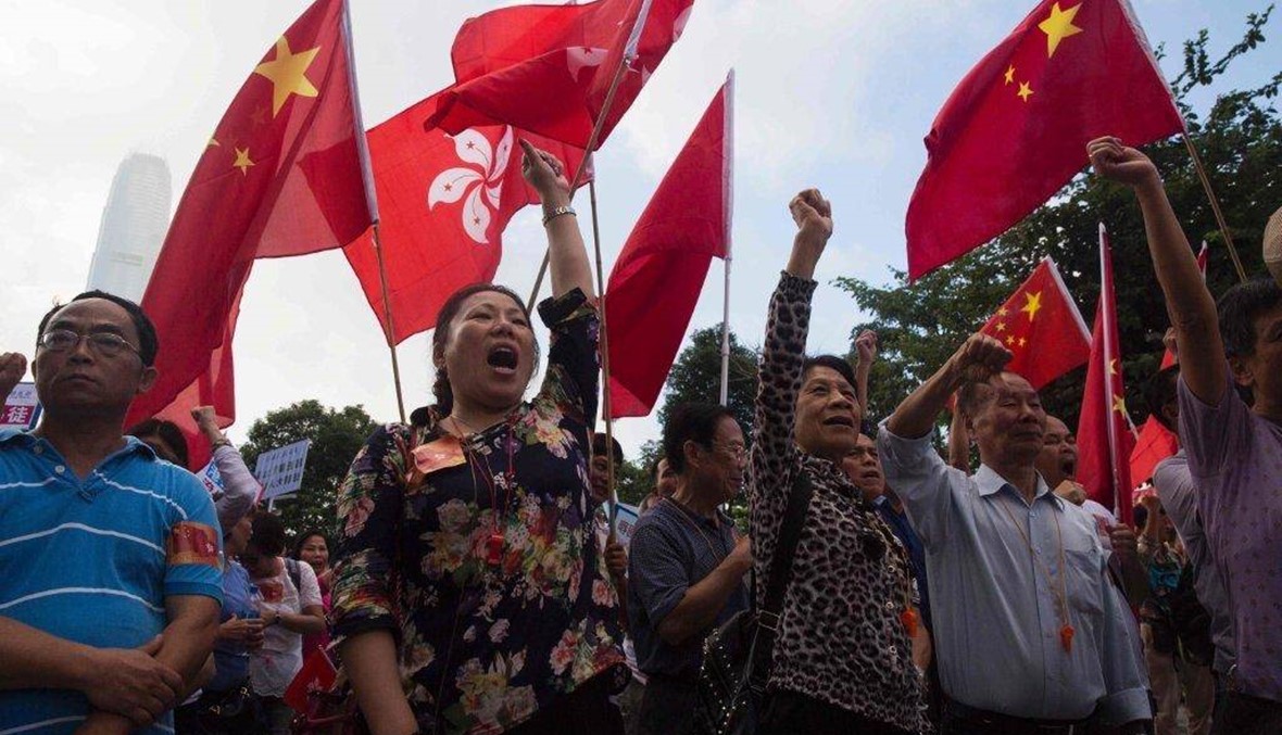 "سَنُقاتل الخلايا السرطانية" في هونغ كونغ: حشد غاضب تظاهر تأييدا لبكين