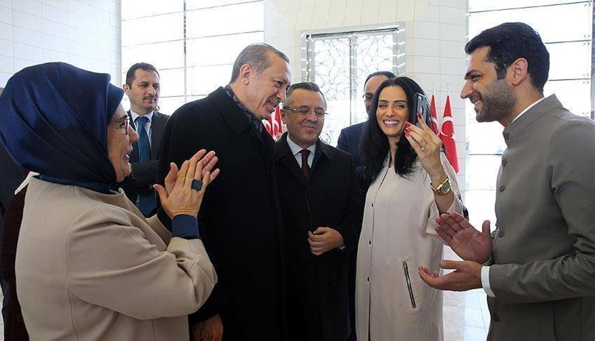 اردوغان يطلب يد فنانة مغربية لنجم مسلسل "عاصي" مراد يلدريم