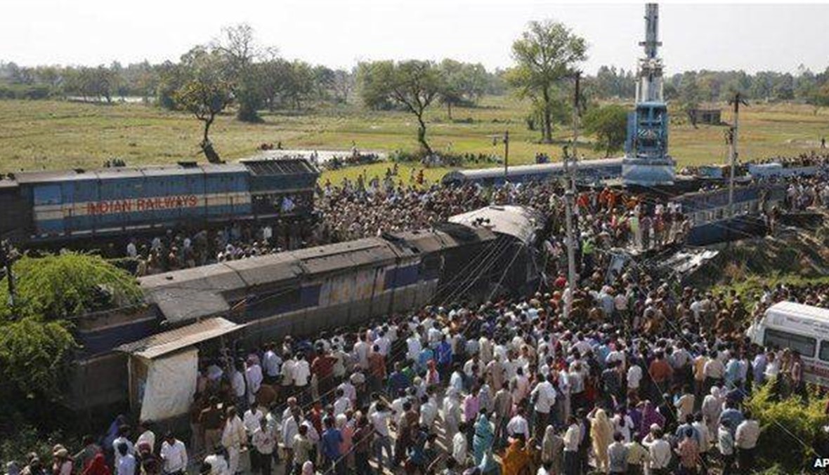 "حصيلة الضحايا ارتفعت مع الأسف"... عشرات القتلى بحادث قطار في الهند