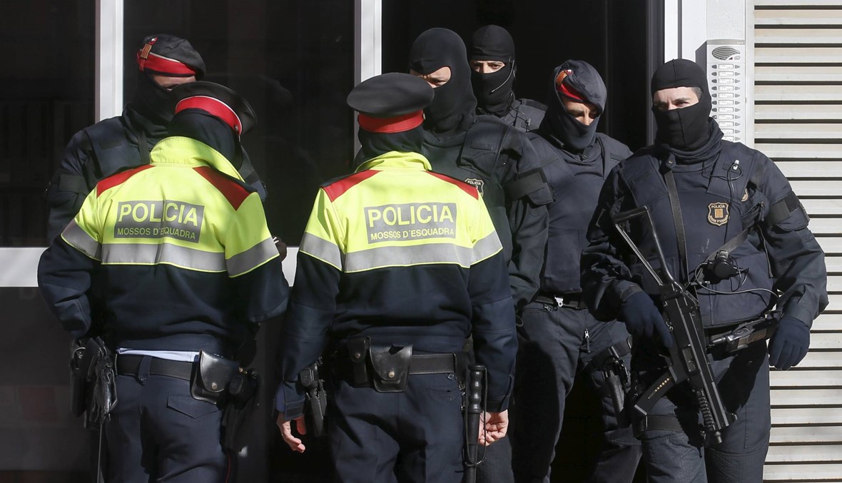 أسبانيا: الشرطة تعتقل 4 أشخاص للاشتباه في صلتهم بـ"داعش"