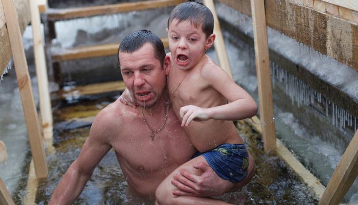 مليونا روسي يستحمون في مياه مجلدة لمناسبة عيد الغطاس الأرثوذكسي