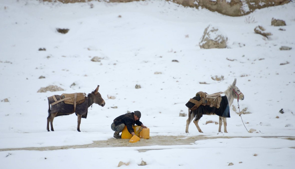 قرى طُمرت تحت ثلاثة أمتار من الثلوج... أكثر من مئة قتيل في أفغانستان