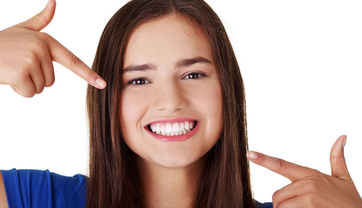 إليكم هذه النصائح للحصول على أسنان براقة طبيعية!