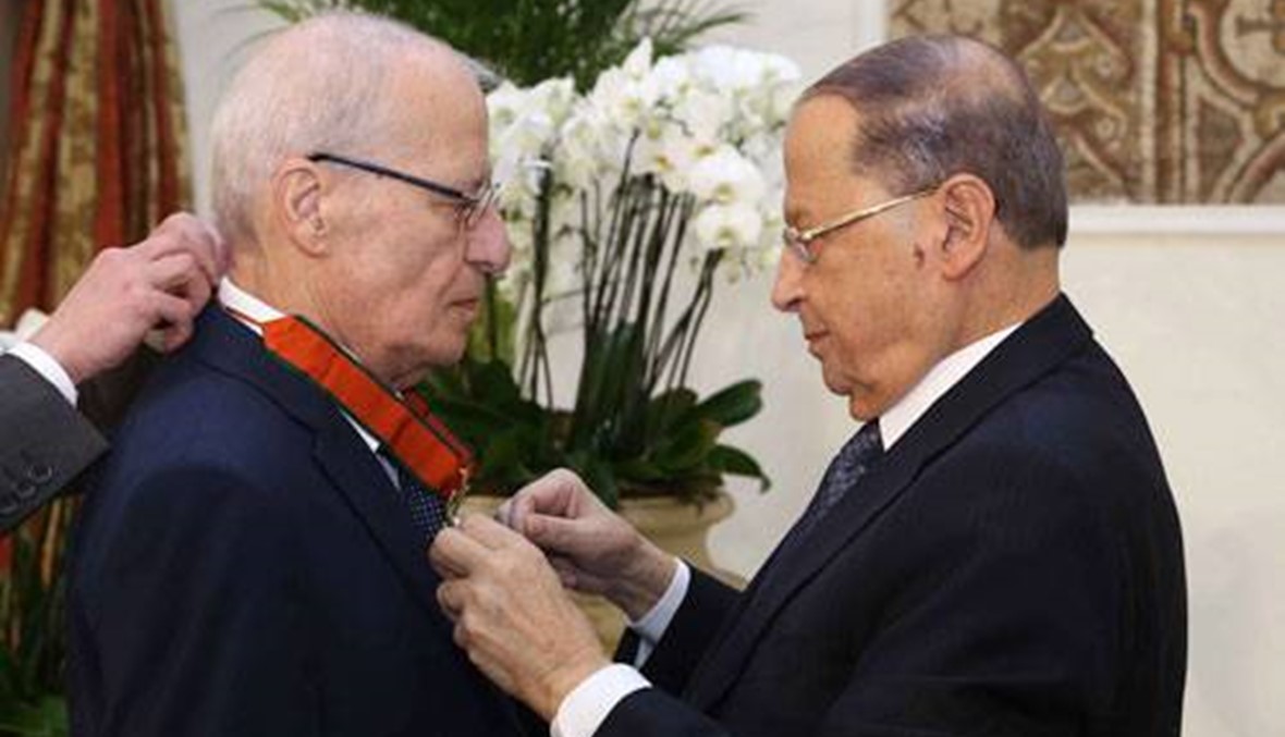 رئيس الجمهورية قلّد شويري وسام الأرز الوطني \r\nتكريم خاص لأحد رواد الفن اللبناني الأصيل