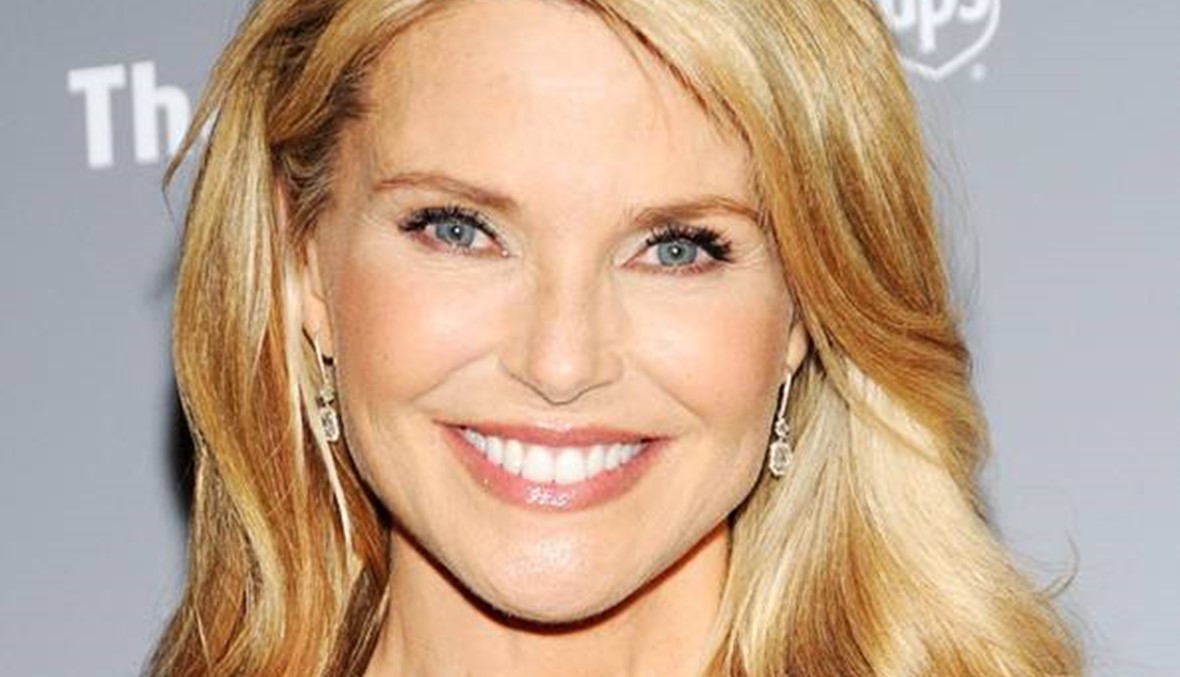 في 63... كريستي برينكلي بلباس البحر في مجلة "سبورتس إيلوسترايتد"