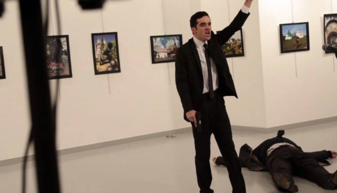 روسيا غاضبة بسبب فوز صورة لمقتل السفير الروسي في تركيا