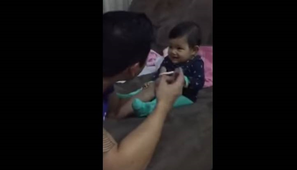 بالفيديو - "هضامة" الطفلة منعت الأب من قص أظفارها