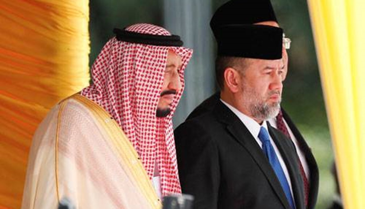 العاهل السعودي بدأ في ماليزيا جولة آسيوية تستمر شهراً