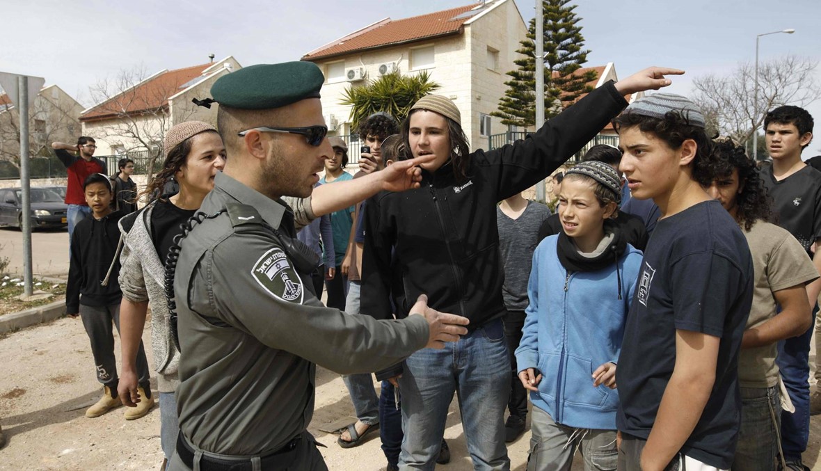 المئات تجمّعوا... إسرائيليون يرفضون هدم منازل مستوطنين في الضفة المحتلة