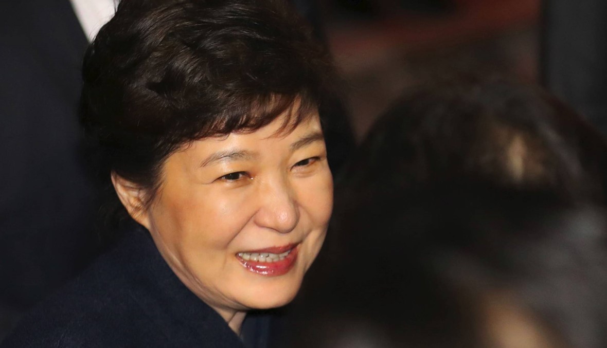 رئيسة كوريا الجنوبية المُقالة تغادر قصر الرئاسة... توجّهت إلى منزلها (صور)