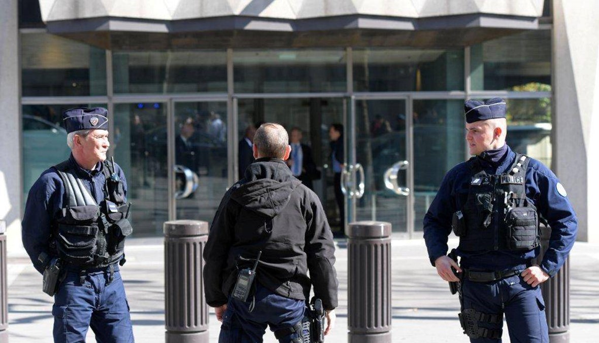 باريس: رسالة مفخخة انفجرت في مقر صندوق النقد... هولاند يندد بـ"الاعتداء"