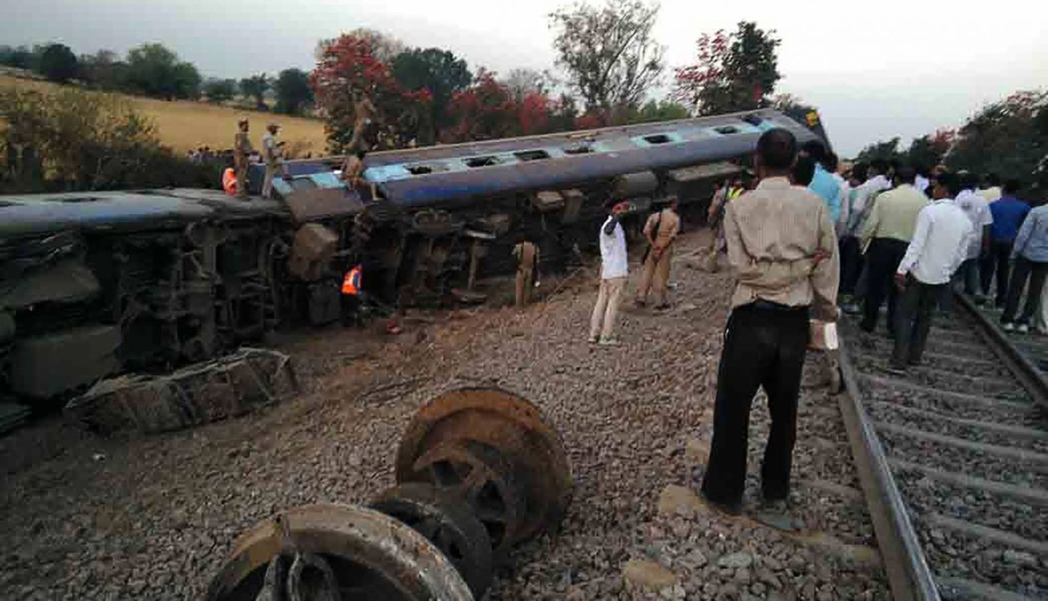 القطار خرج عن القضبان: 25 شخصاً أُصيبوا وعمليات الإنقاذ مستمرة