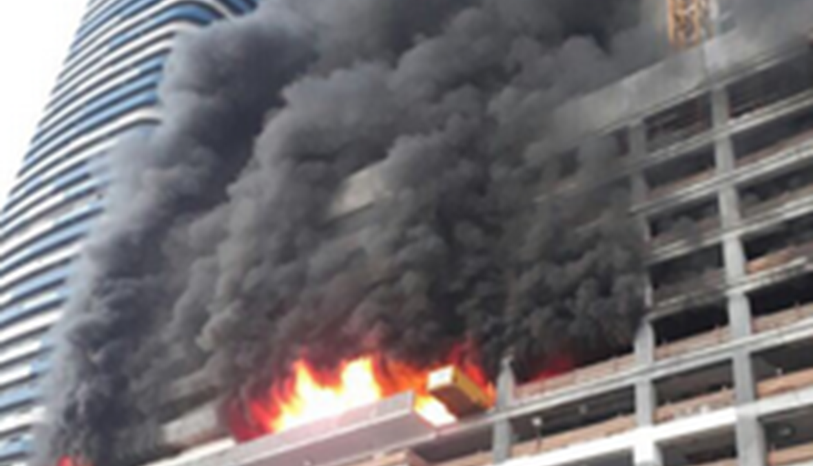 حريق في أحد أبراج "داون تاون"- دبي.. إسعاف وإغلاق طرق (صور وفيديو)