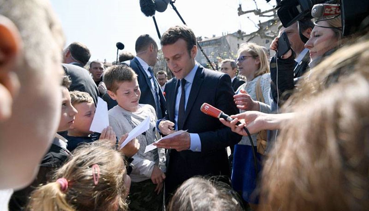 احتدام حملة الانتخابات الرئاسية الفرنسية مع تضييق الفجوات بين المرشحين