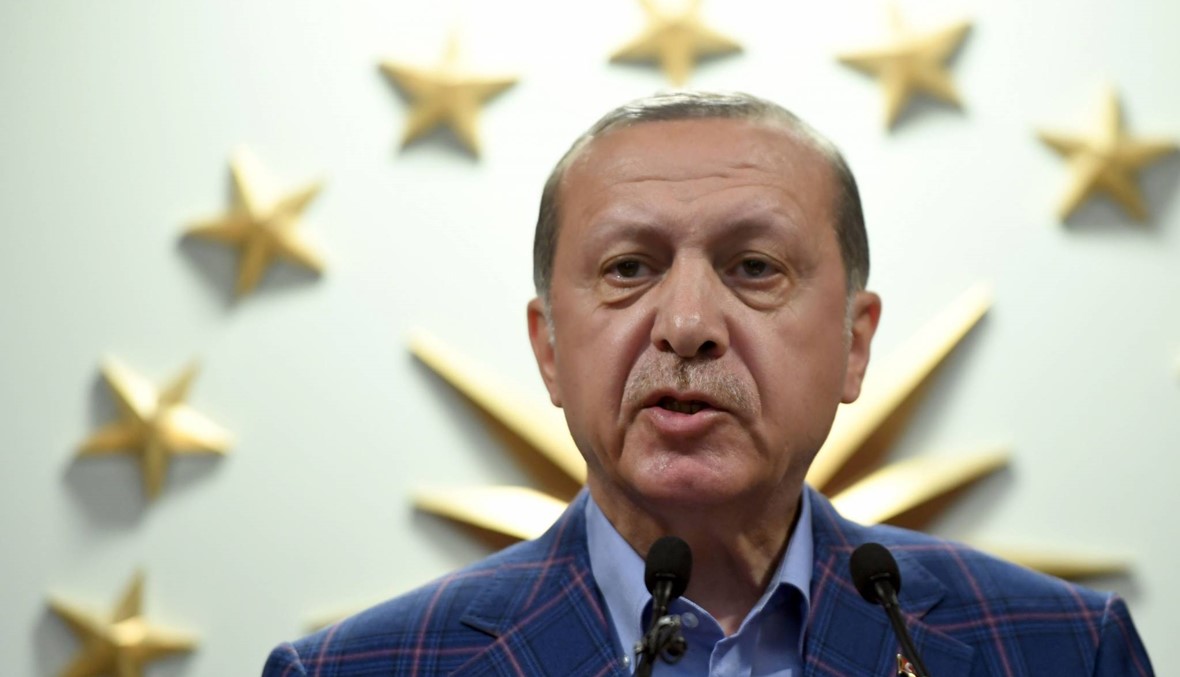 اردوغان "الريّس" مُردداً: "الحمار يموت وسرجه باقٍ. الرجل يموت وأعماله باقية"