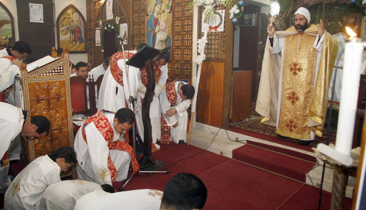 الكنيسة القبطية شرّعت أبوابها للأقليات  الأب رويس: فرص العمل محدودة جداً