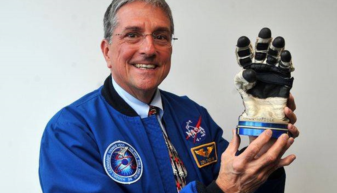 ماذا يفعل رائد الفضاء الأميركي دونالد توماس في بيروت؟