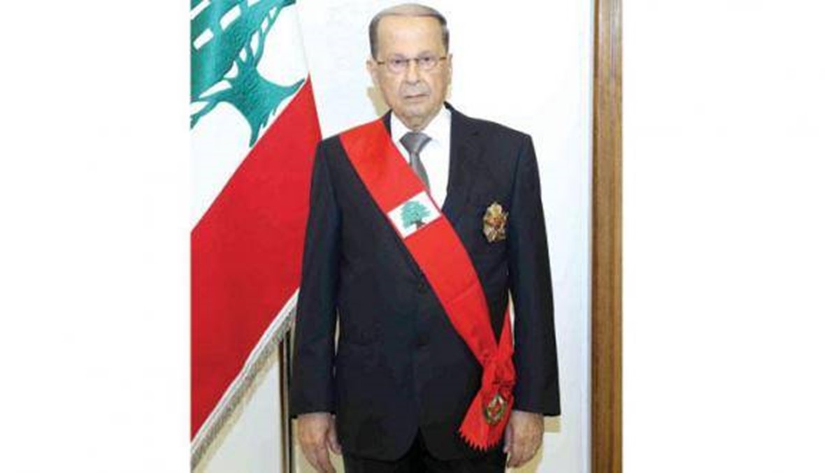 ميشال عون هو رئيس للجمهورية اللبنانية وليس "باش كاتب" فيها