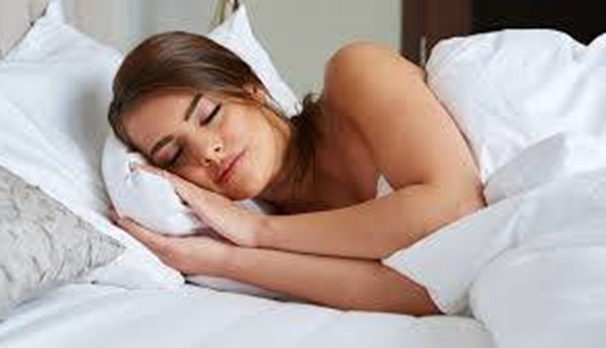 النوم لساعات طوال يزيد من جمالك وجاذبيتك
