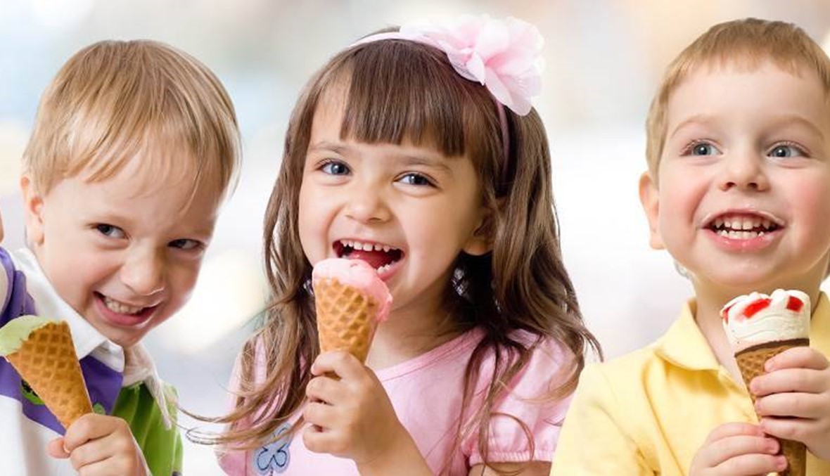 أطعمة على أطفالكم تجنّبها في الصيف... وعلى رأسها المثلجات!