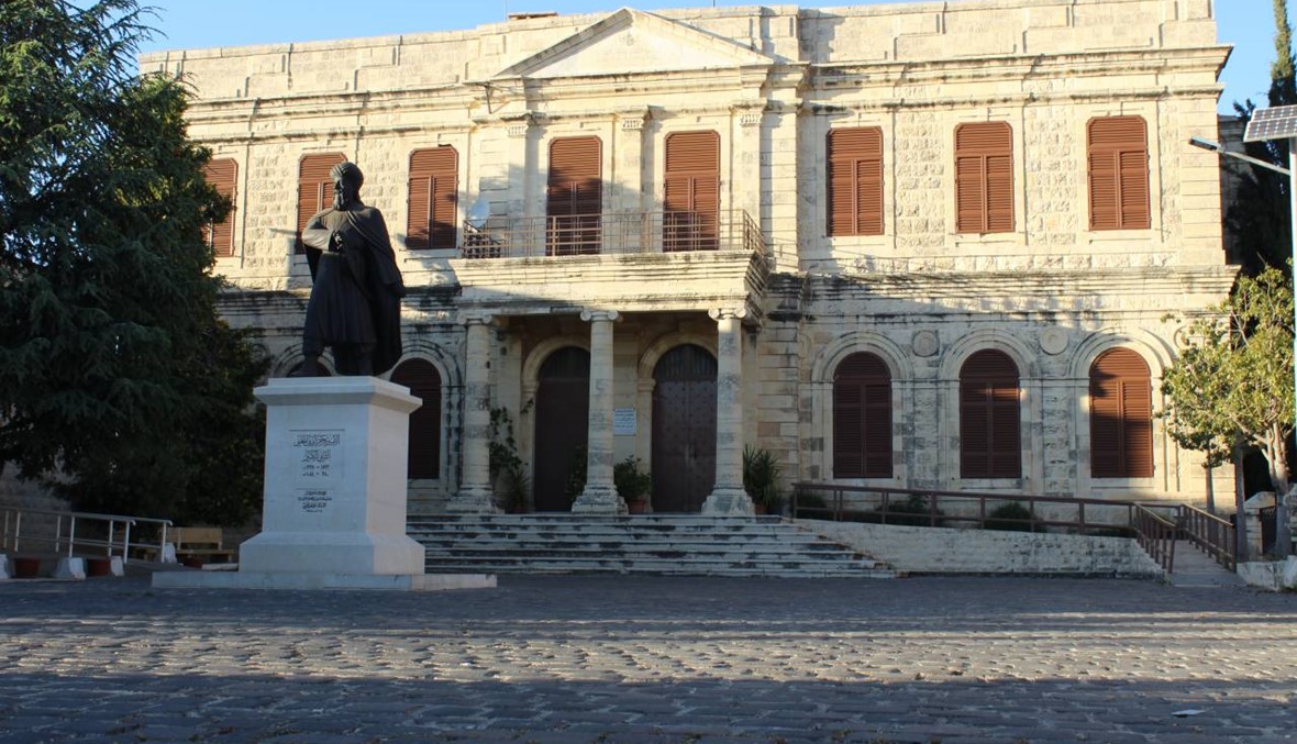 ضيعة من لبنان ... بعقلين إمارة وحضارة