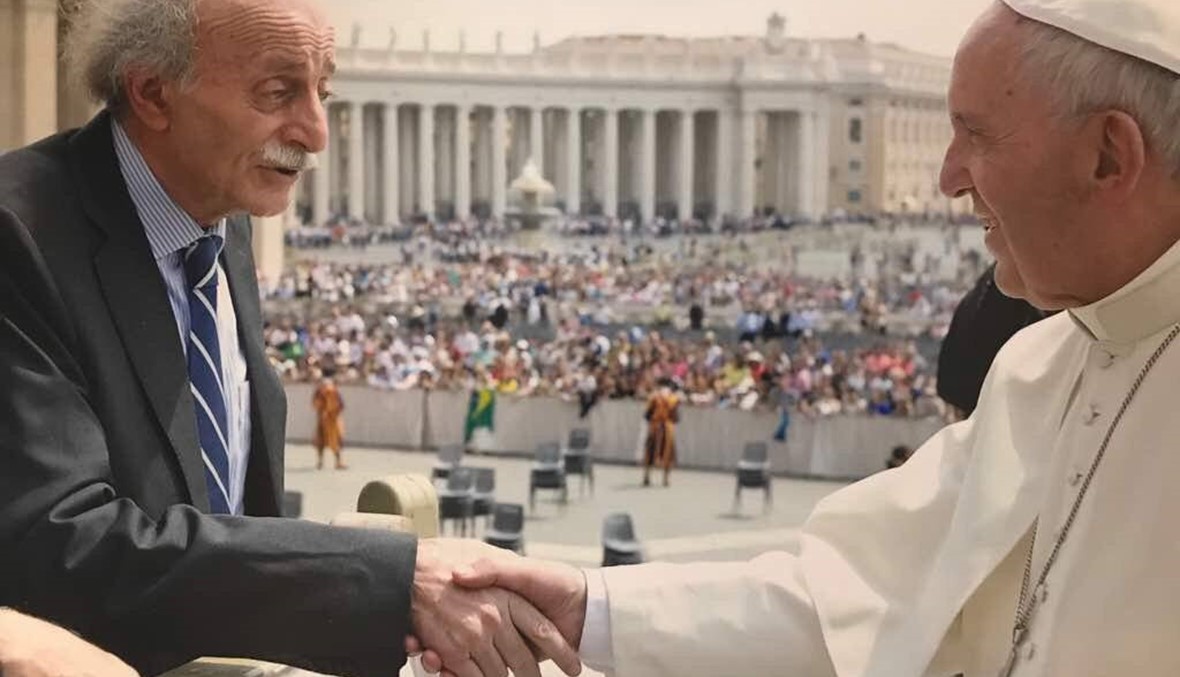 جنبلاط يلتقي البابا فرنسيس في الفاتيكان