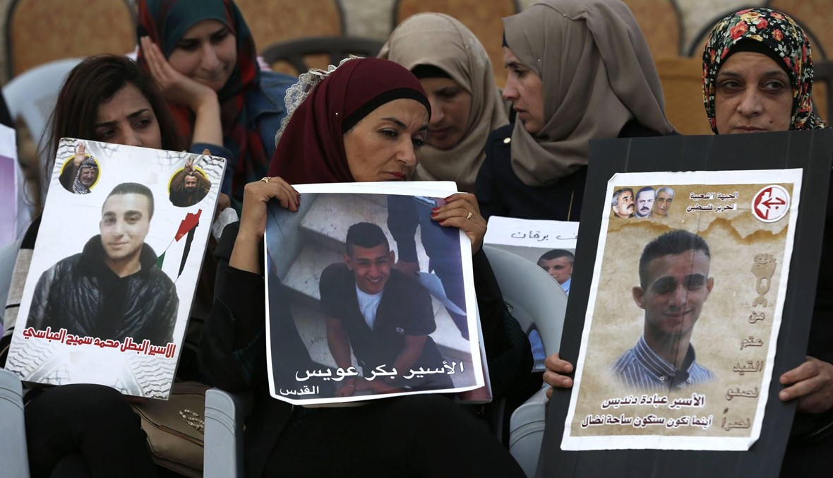 نقل نحو 300 معتقل فلسطيني مضرب عن الطعام الى مستشفيات اسرائيلية