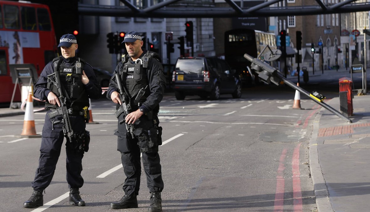 في اطار التحقيق في اعتداء لندن.... الشرطة البريطانية تدهم موقعين وتعتقل "عددا من الاشخاص"