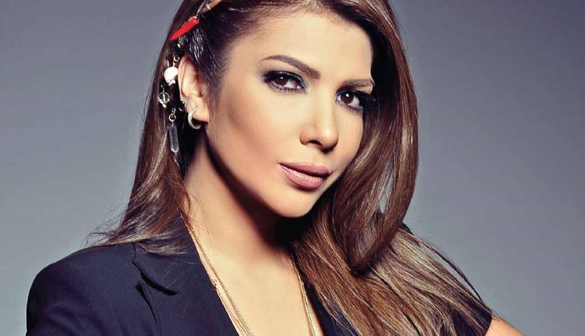 مخدرات في علبة مكياجها... توقيف أصالة في مطار بيروت!