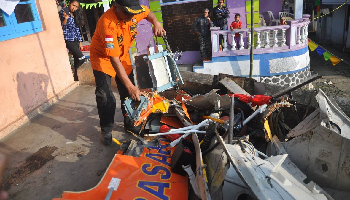 أندونيسيا: تحطّم مروحية إنقاذ ومصرع ركابها الثمانية