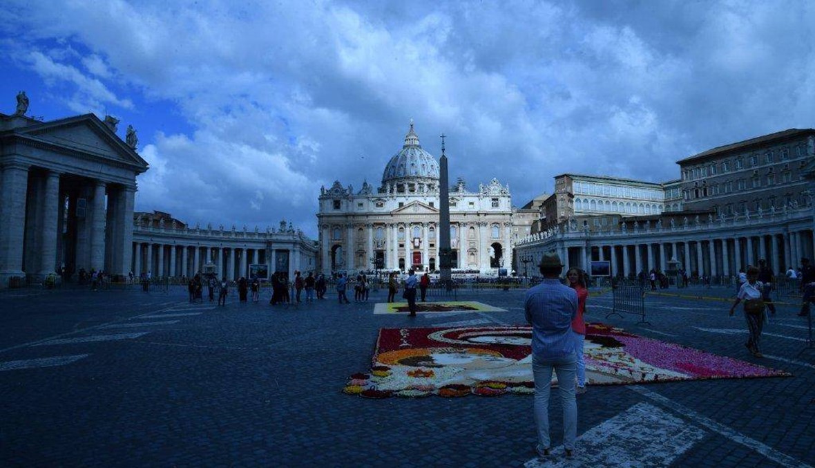 ما حصل في الفاتيكان في الأيّام الأخيرة... فرنسيس ومولر ولاداريا و"ظلّ ثقيل في الماضي"