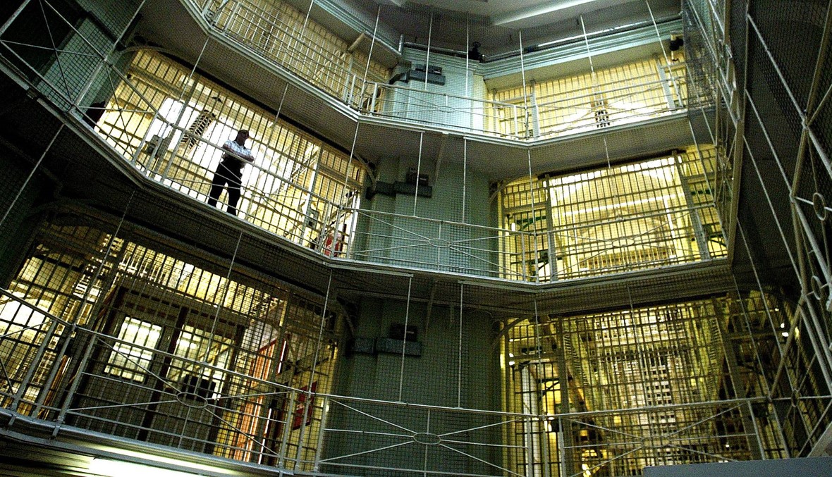 بريطانيا بدأت بفتح سجون خاصة للجهاديين