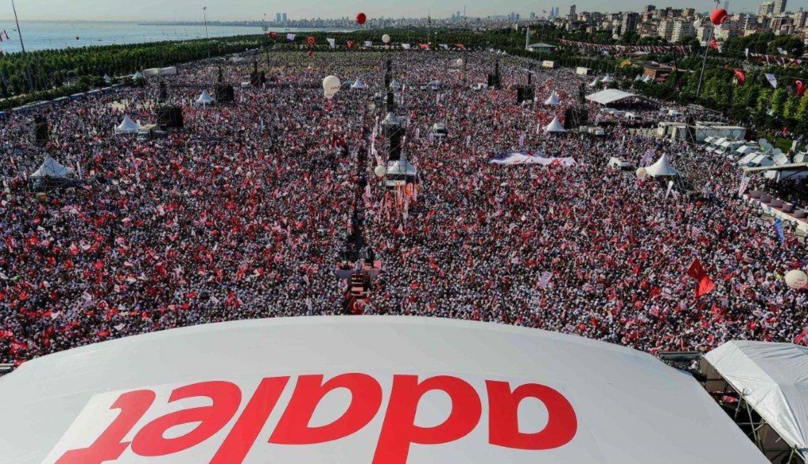 آلاف المعارضين إنضمّوا إلى "المسيرة من أجل العدالة"... كيليتشدار أوغلو  في إسطنبول