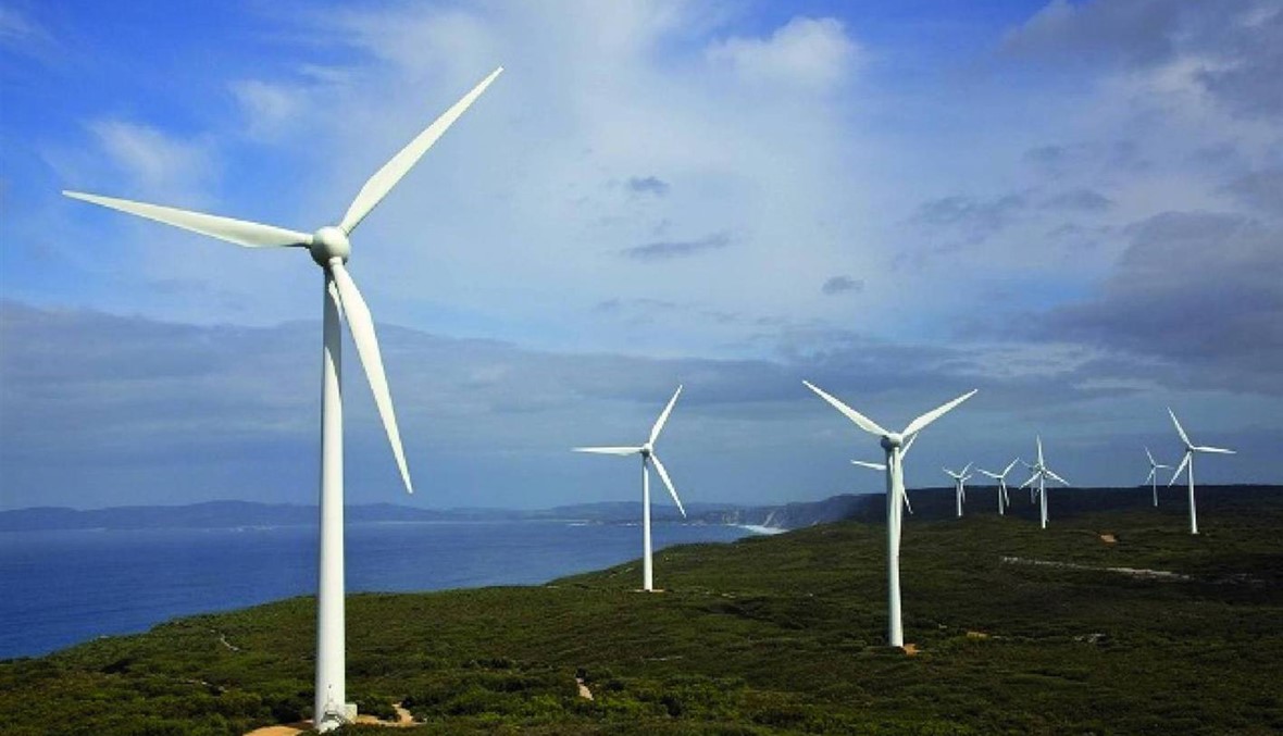 لبنان يدخل عصر الطاقة المتجدّدة مع إقرار إنتاج الكهرباء من الرياح \r\nتكليف وزير الطاقة التفاوض لخفض سعر الكيلووات يقلق الشركات