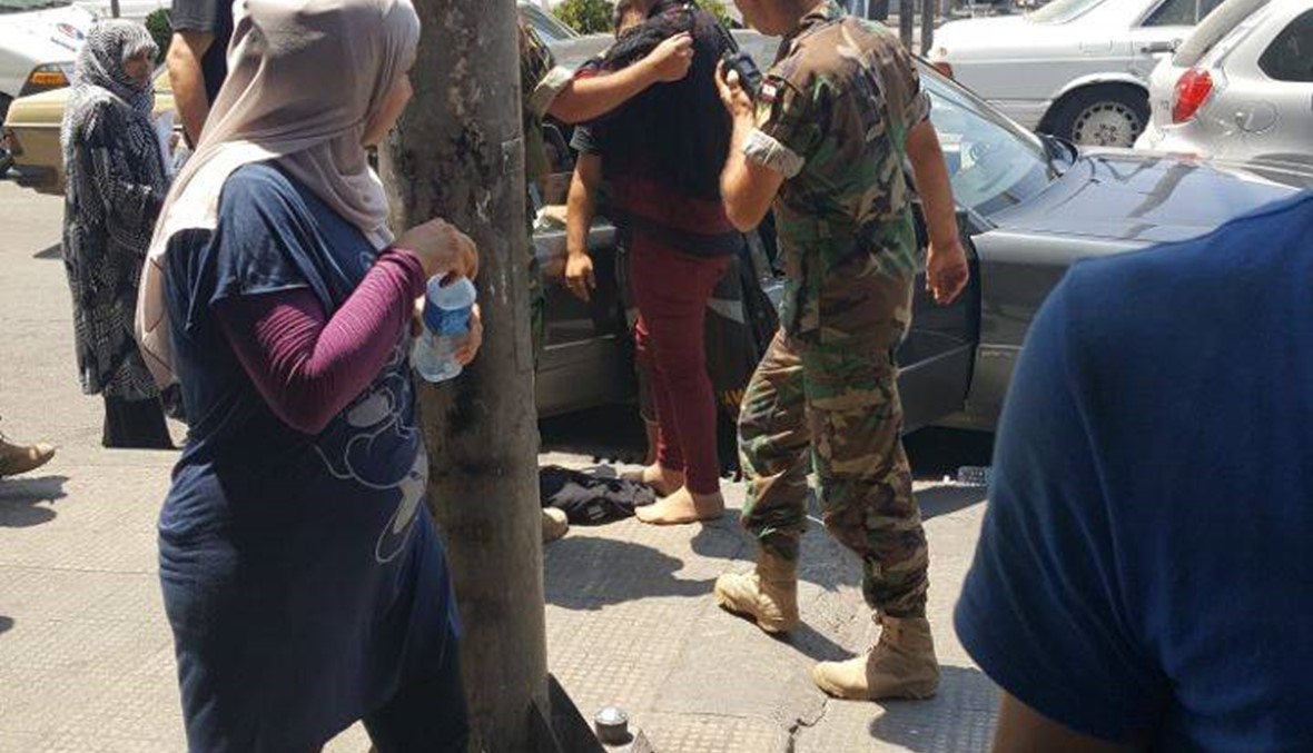 في طرابلس... تنكّر بلباس امرأة وحاول خطف طفلين!