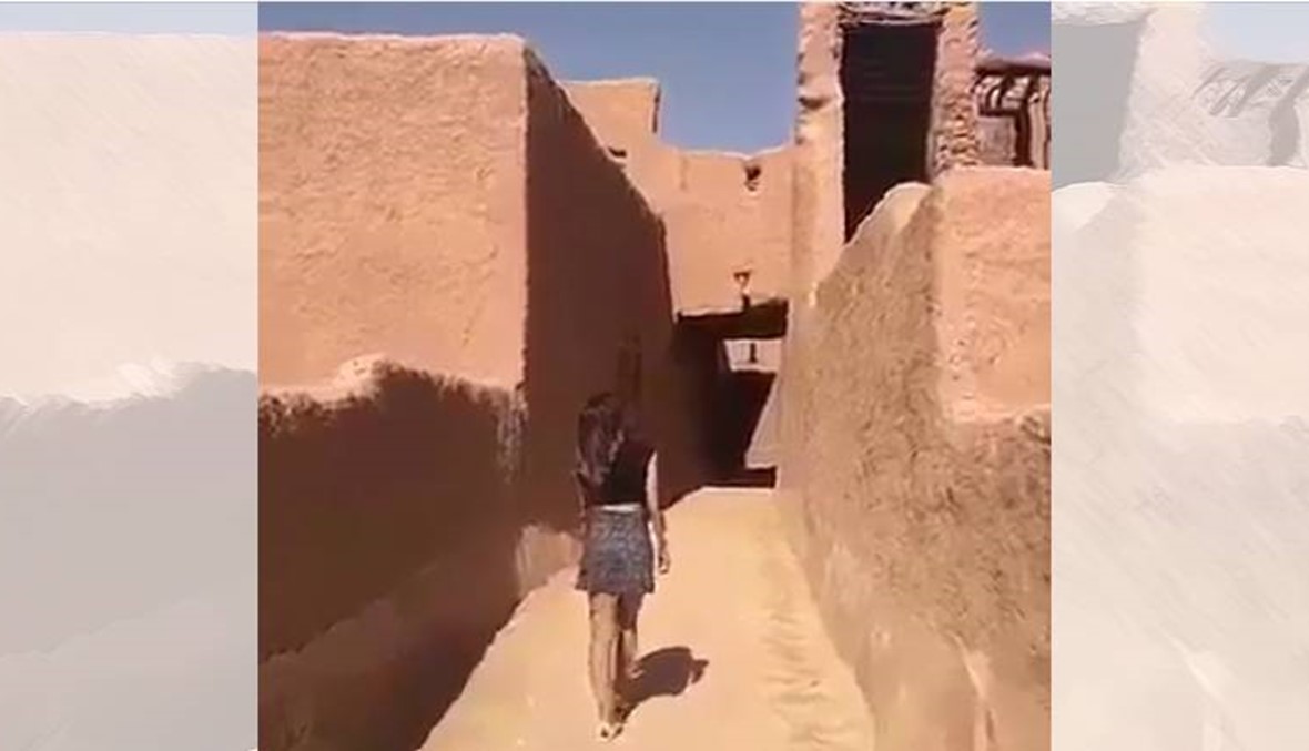 السلطات السعودية تحقق في فيديو لفتاة بتنورة قصيرة على "سناب شات"