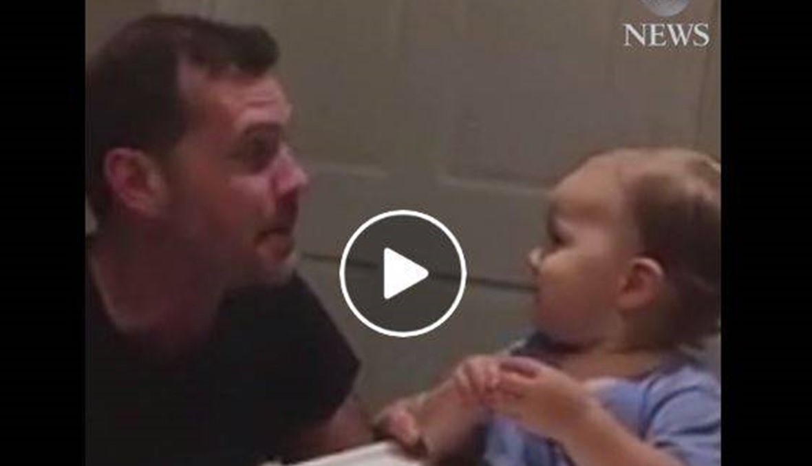 بالفيديو- طفل يتفاعل بطريقة "مهضومة" على ألحان البيت بوكس