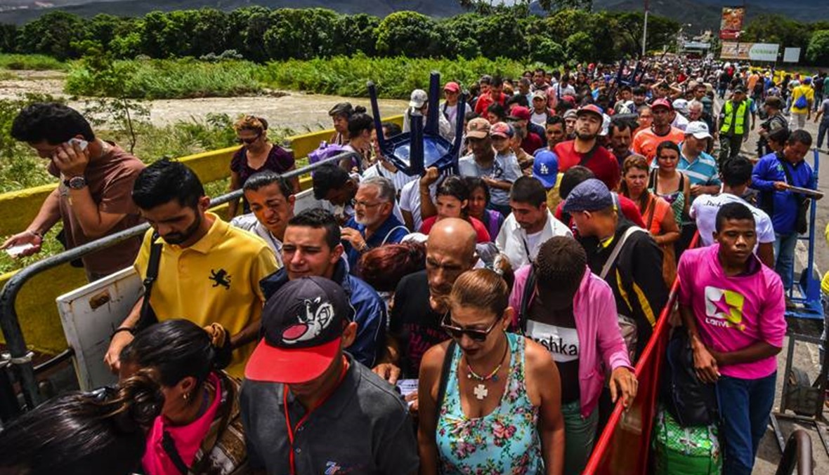 كولومبيا مقصد الفنزويليين هرباً من الاضطرابات والفقر