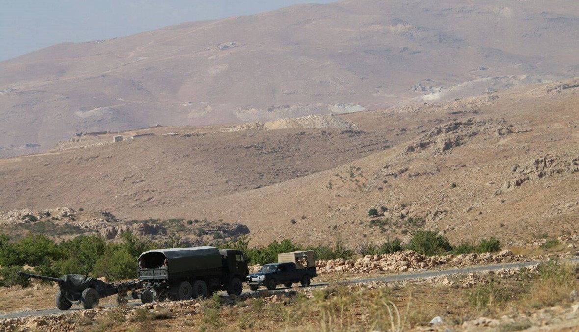 بالصور: الجيش يضيّق الخناق على "داعش" ويدك مواقعه في القاع وراس بعلبك